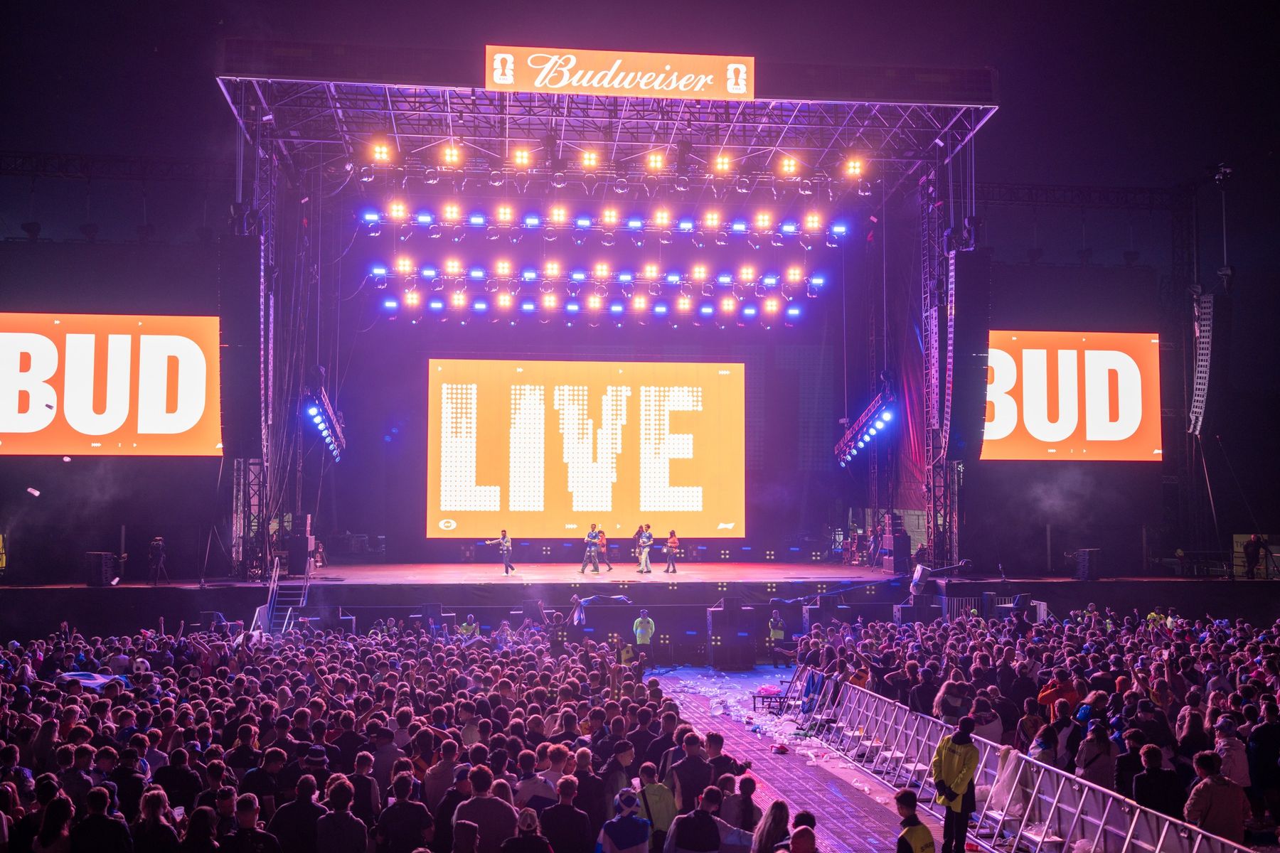 Budweiser Bud Live still 3